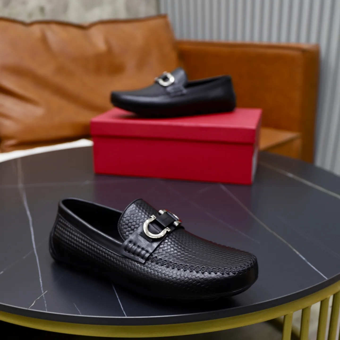 Ex-factory price: 480💰🙅‍♂️🙅‍♂️🙅‍♂️Niuli Brand: Ferragamo Standard code: Men's code 38/44 (45 customized) Grade: Same as the official website Material: Original imported cowhide leather lining Original wear-resistant lightweight outsole Style category: Men's casual slip-on shoes Bean shoes Distinguished luxury brand elements top luxury Color: actual picture color